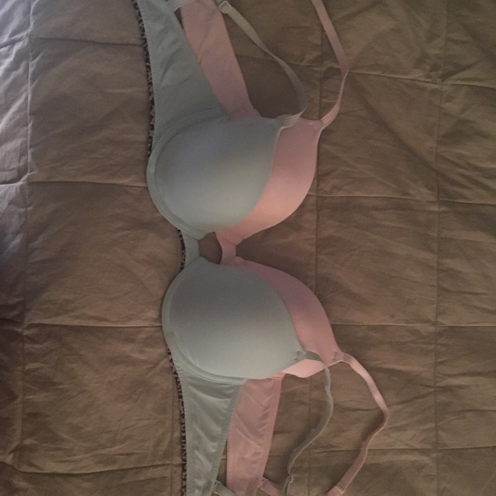 2 VS Bras